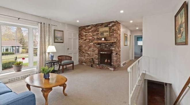 6 Ronna Rd, Gloucester MA exterior