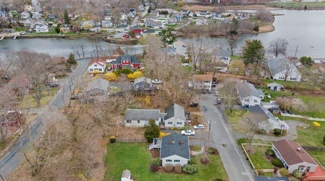 6 Ronna Rd, Gloucester MA exterior