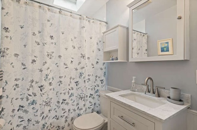 6 Ronna Rd, Gloucester MA exterior