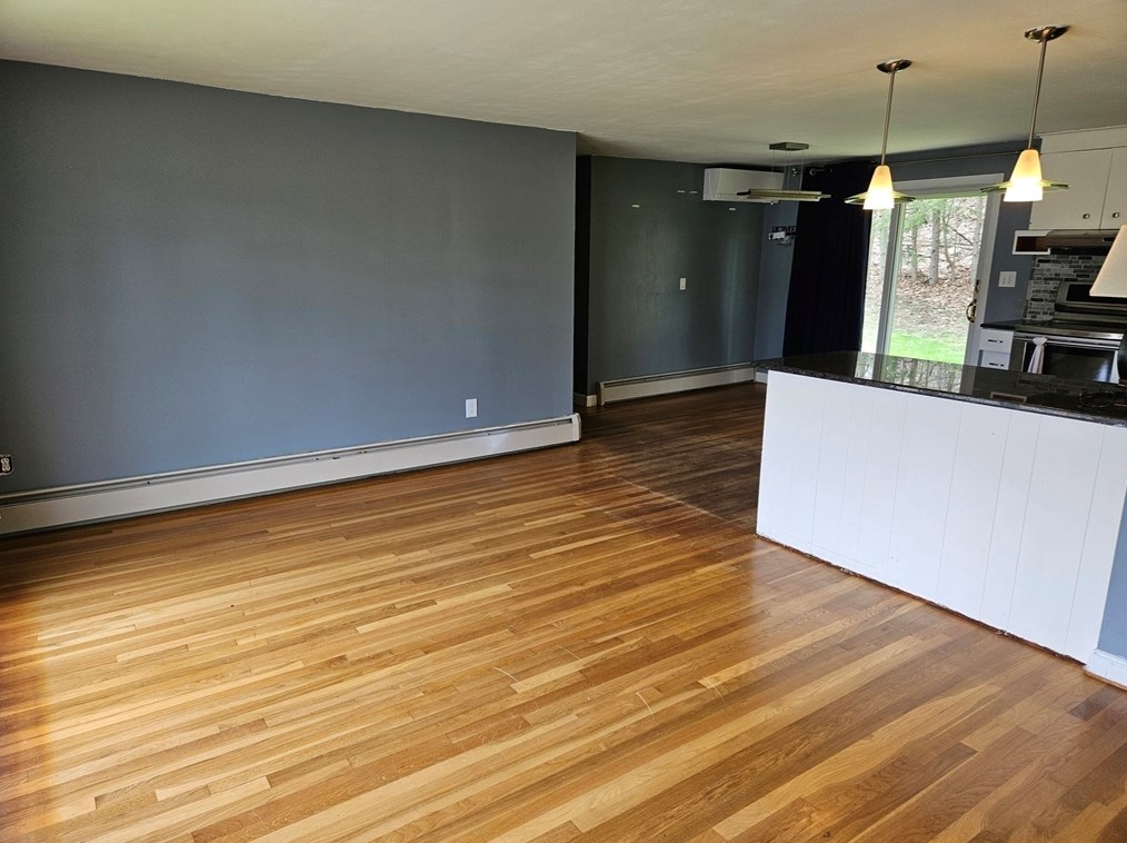 23 Phillips Rd, Leominster MA  01453-4625 exterior