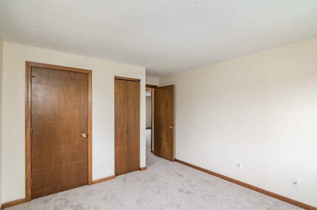 60 Chapin St, Holyoke MA  01040-3077 exterior