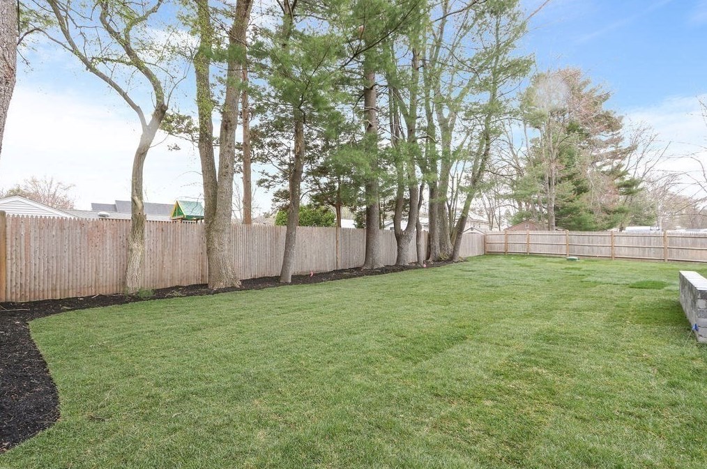 17 Greenleaf Rd, Natick MA  01760-3115 exterior