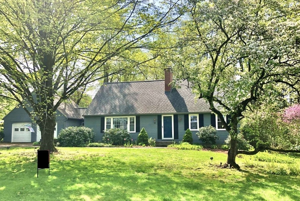 55 Cherry Ln, Amherst MA 01002-1520 exterior