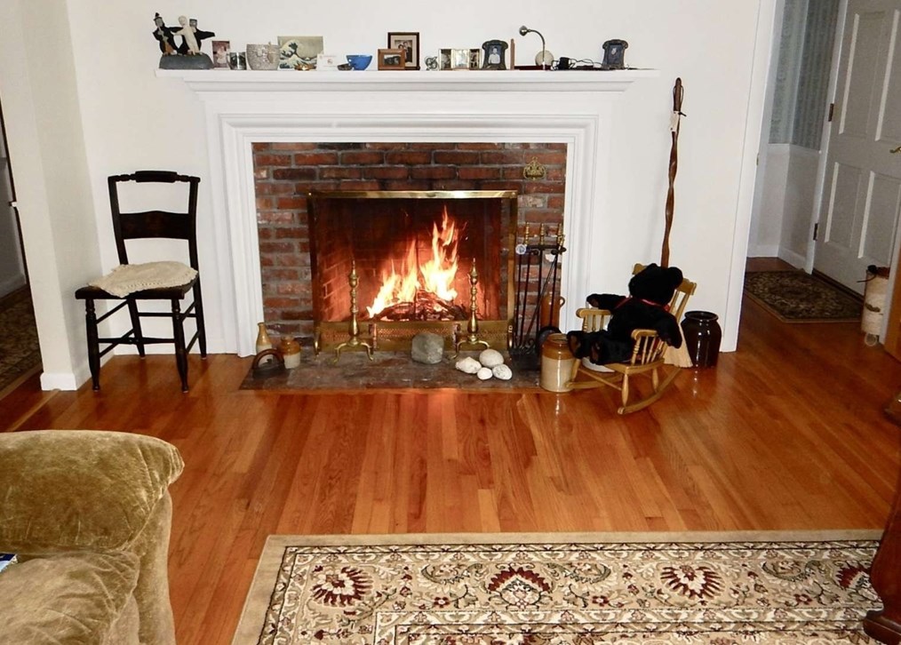 55 Cherry Ln, Amherst MA 01002-1520 exterior