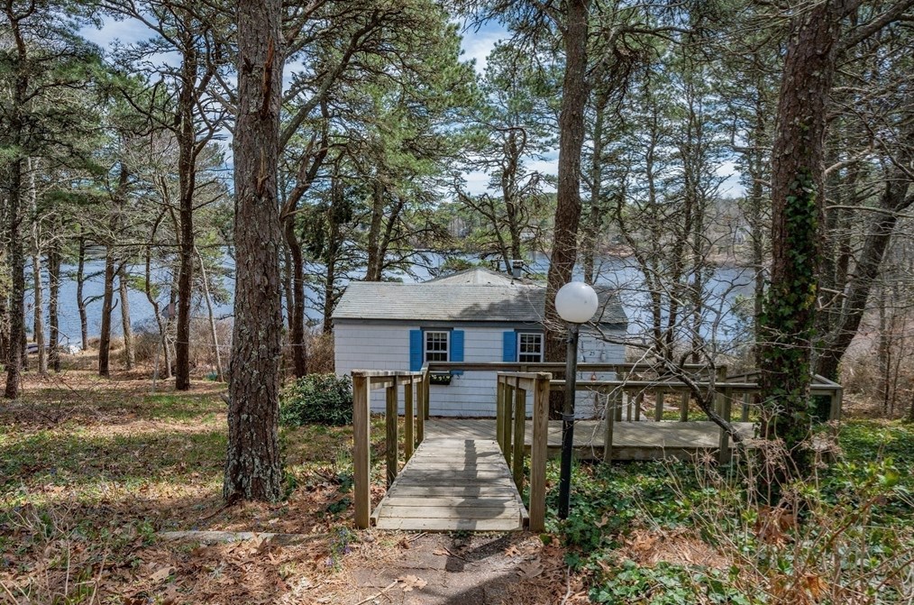 25 Sharon Cir, Eastham MA  02642-3026 exterior