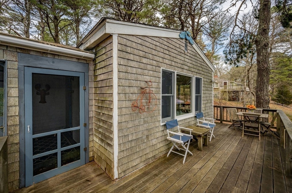 25 Sharon Cir, Eastham MA  02642-3026 exterior