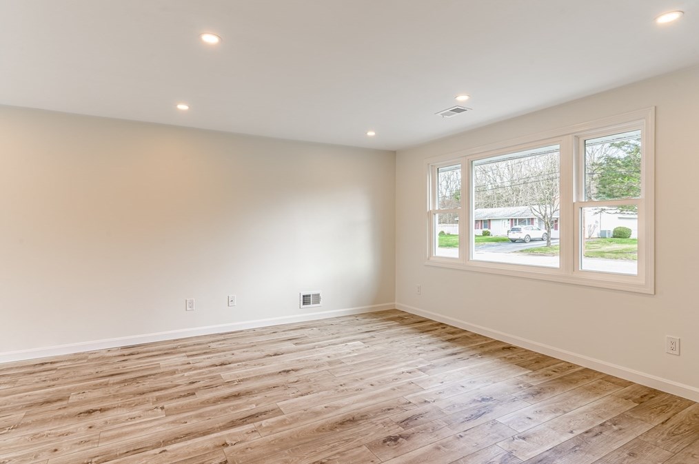 176 Powderhorn Dr, Taunton MA  02780-1233 exterior