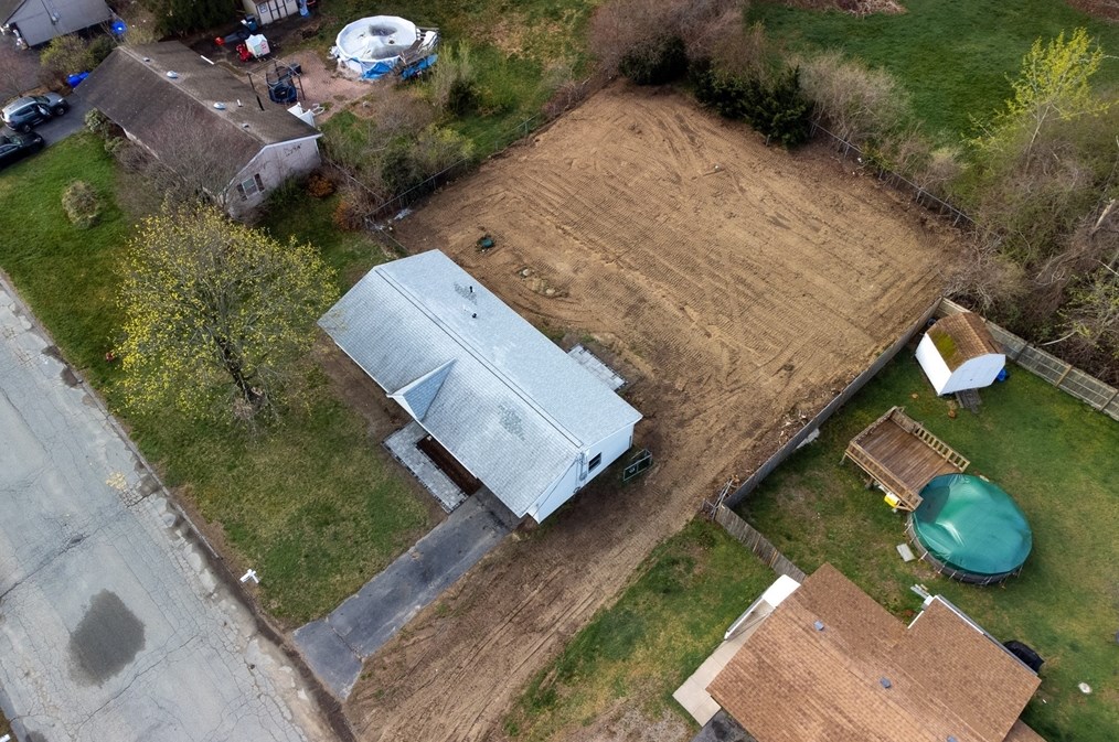 176 Powderhorn Dr, Taunton MA  02780-1233 exterior