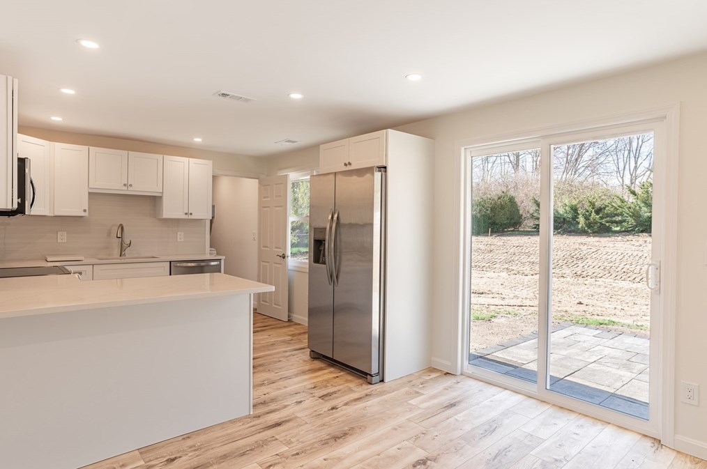 176 Powderhorn Dr, Taunton MA  02780-1233 exterior