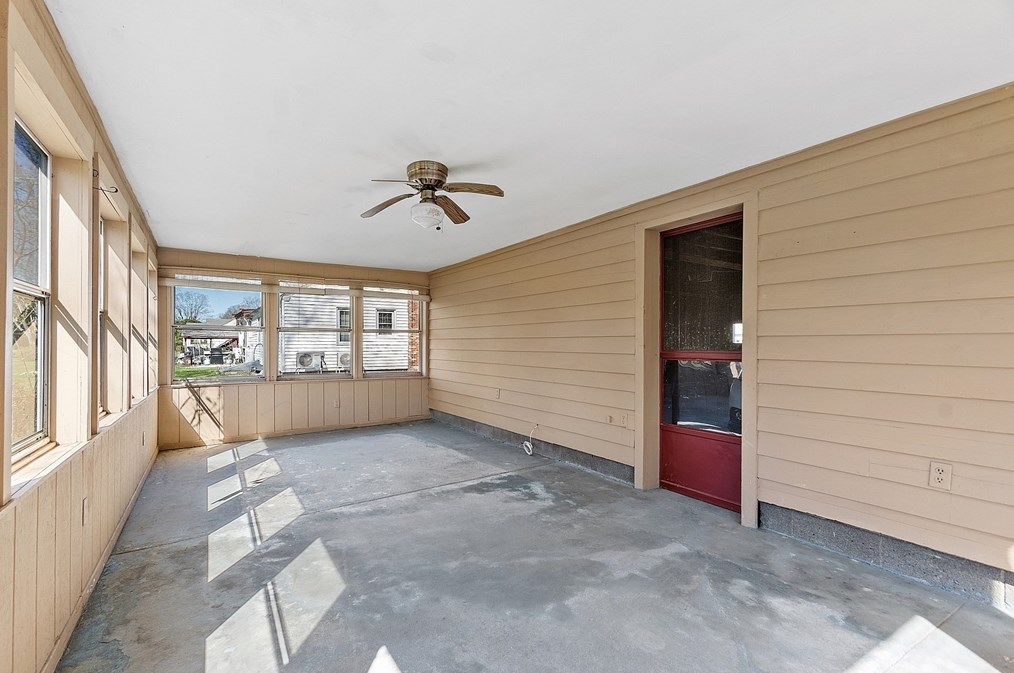 46 Eastern Ave, Whately MA  01373-1109 exterior