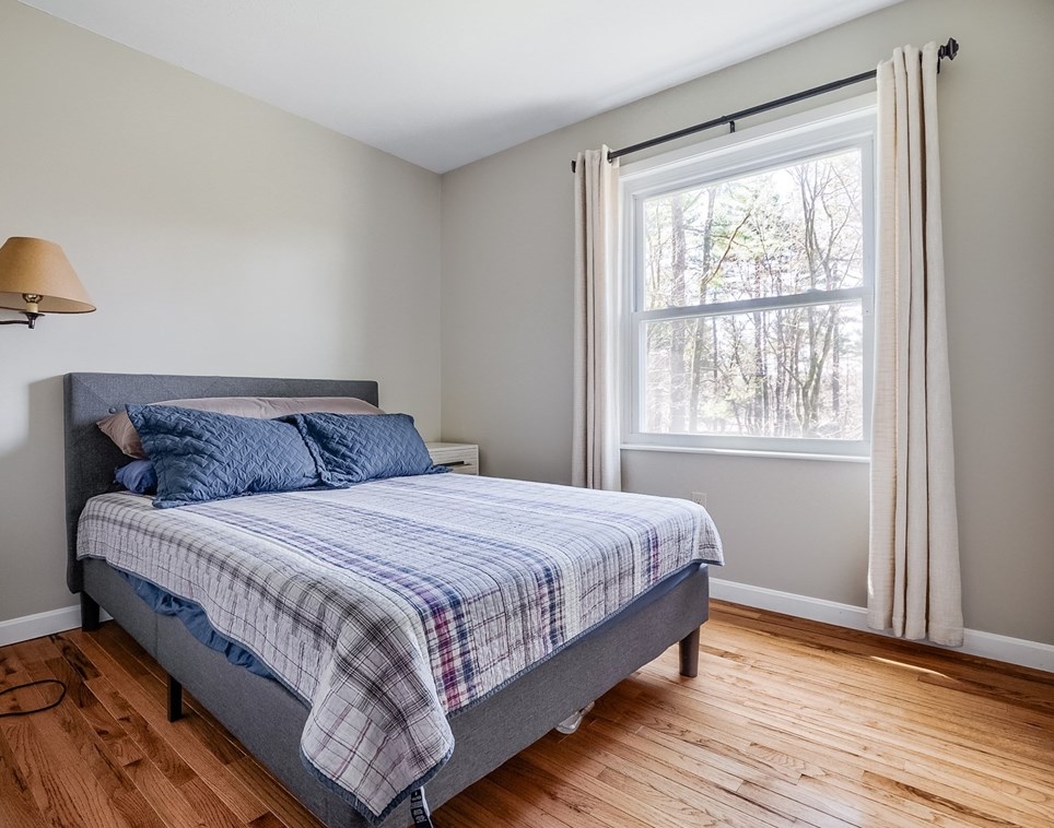 38 Central Tpke, Sutton MA 01590-2323 exterior