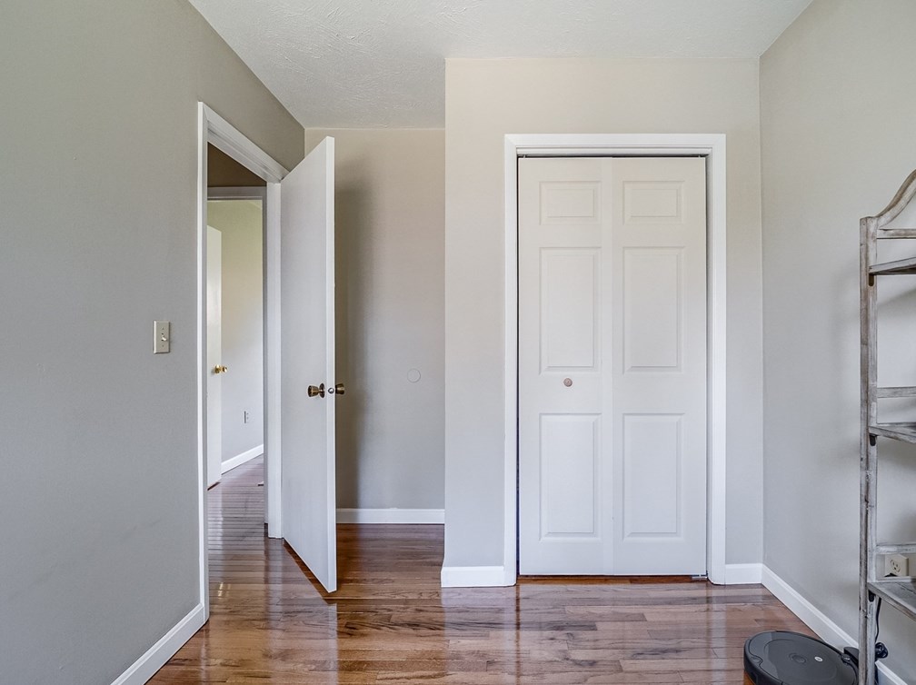 38 Central Tpke, Sutton MA 01590-2323 exterior