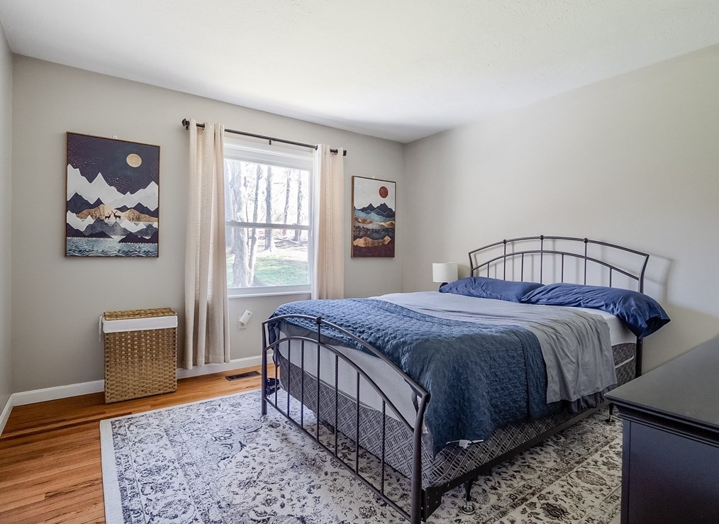 38 Central Tpke, Sutton MA 01590-2323 exterior