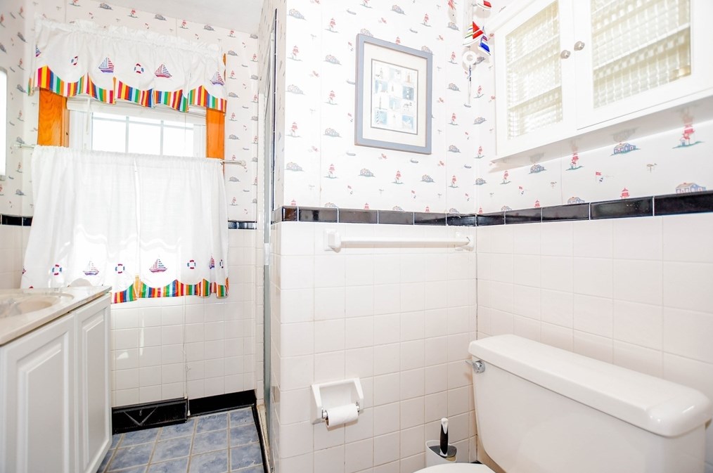 1 Glen Ave, Wareham MA  02571-1905 exterior