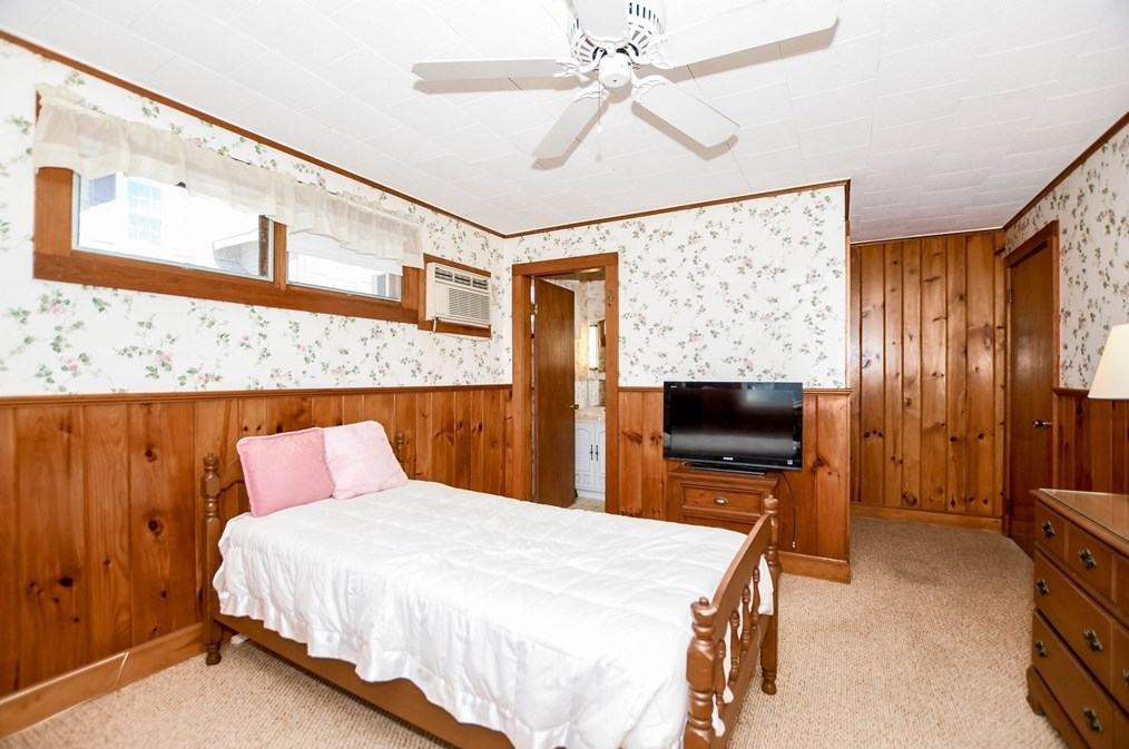 1 Glen Ave, Wareham MA  02571-1905 exterior