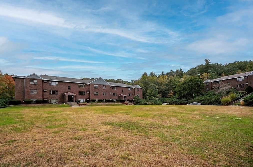 49 Spencer Rd, Acton MA  01719-1376 exterior