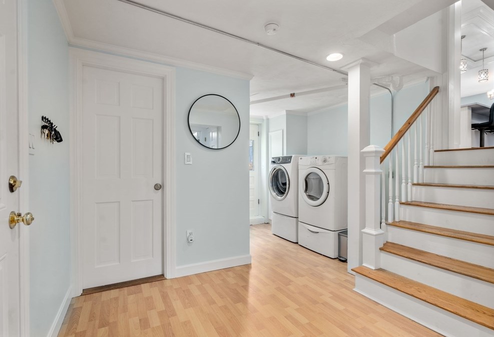 90 Olde Fld Rd, Newton MA 02459-2722 exterior