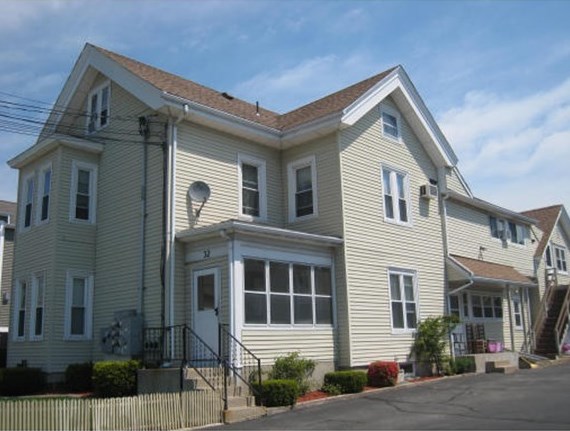 32 Floyd St, Waltham MA 02453-4208 exterior