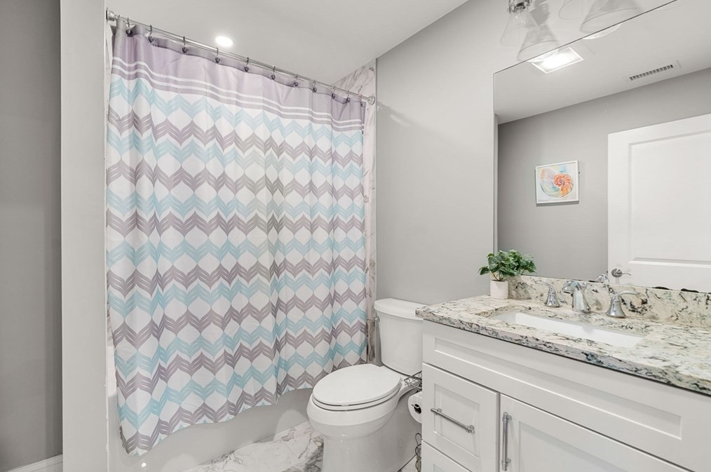 47 Cresthaven Dr, Burlington MA 01803-2109 exterior