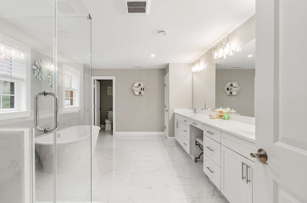 47 Cresthaven Dr, Burlington MA 01803-2109 exterior