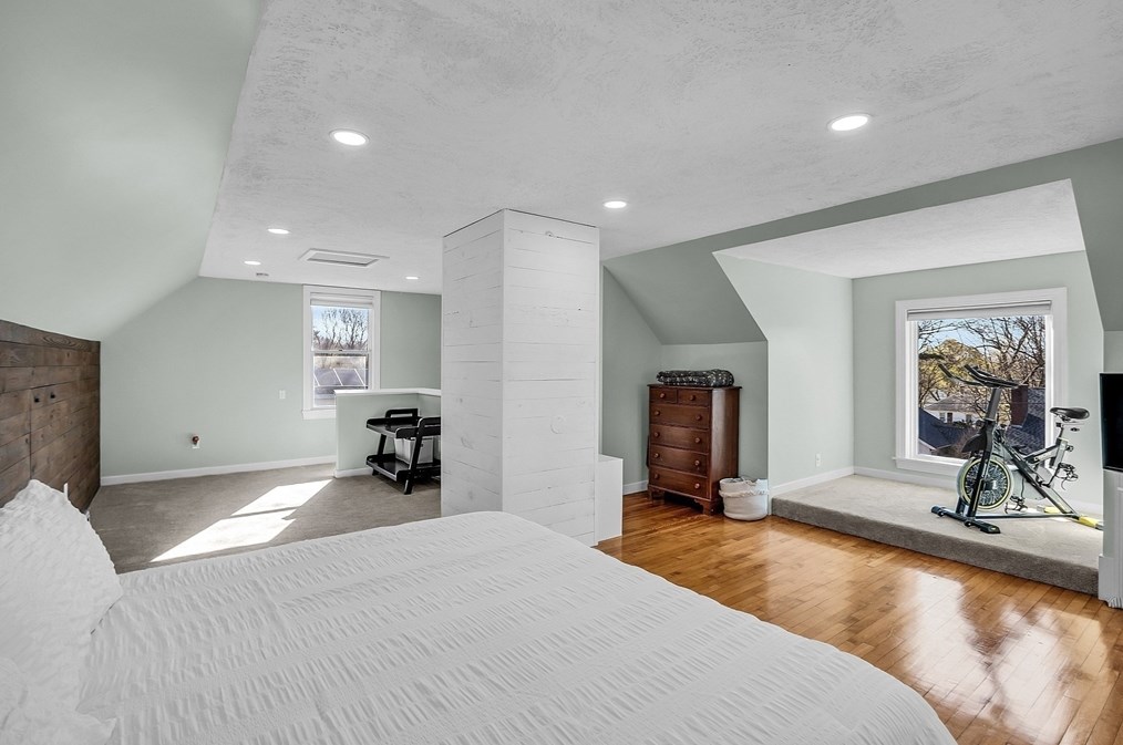 8 Vassar St, Leominster MA 01453 exterior