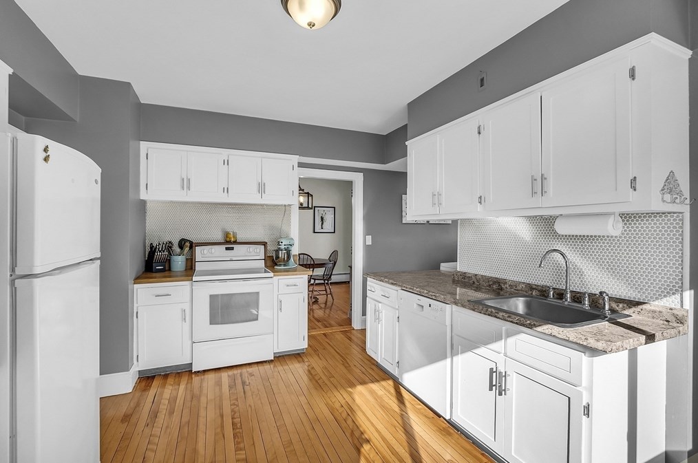 8 Vassar St, Leominster MA 01453 exterior