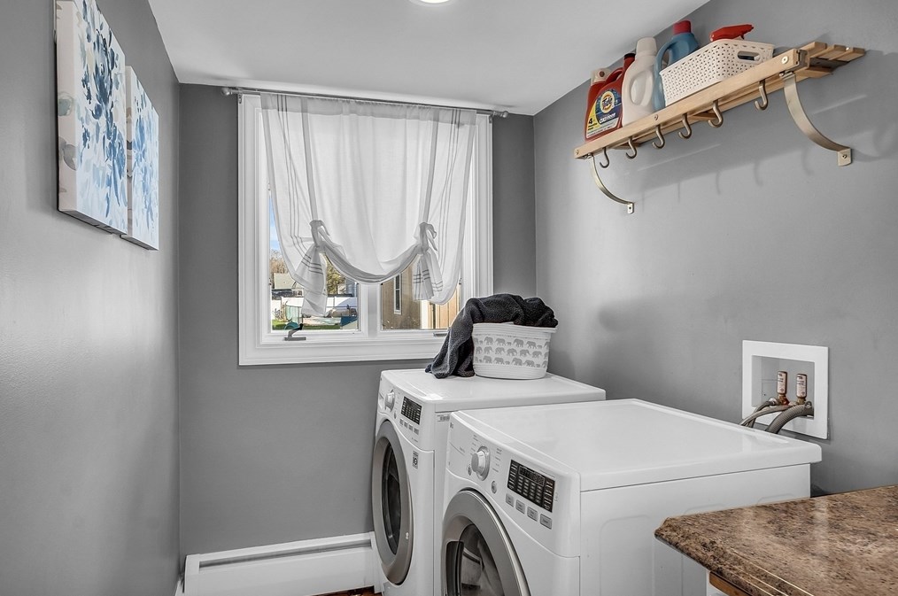 8 Vassar St, Leominster MA 01453 exterior