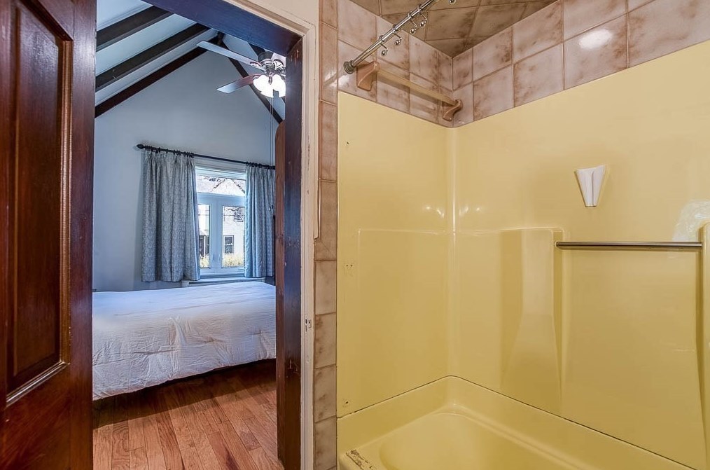 32 Elmwood Ave, Dedham MA 02026-5030 exterior