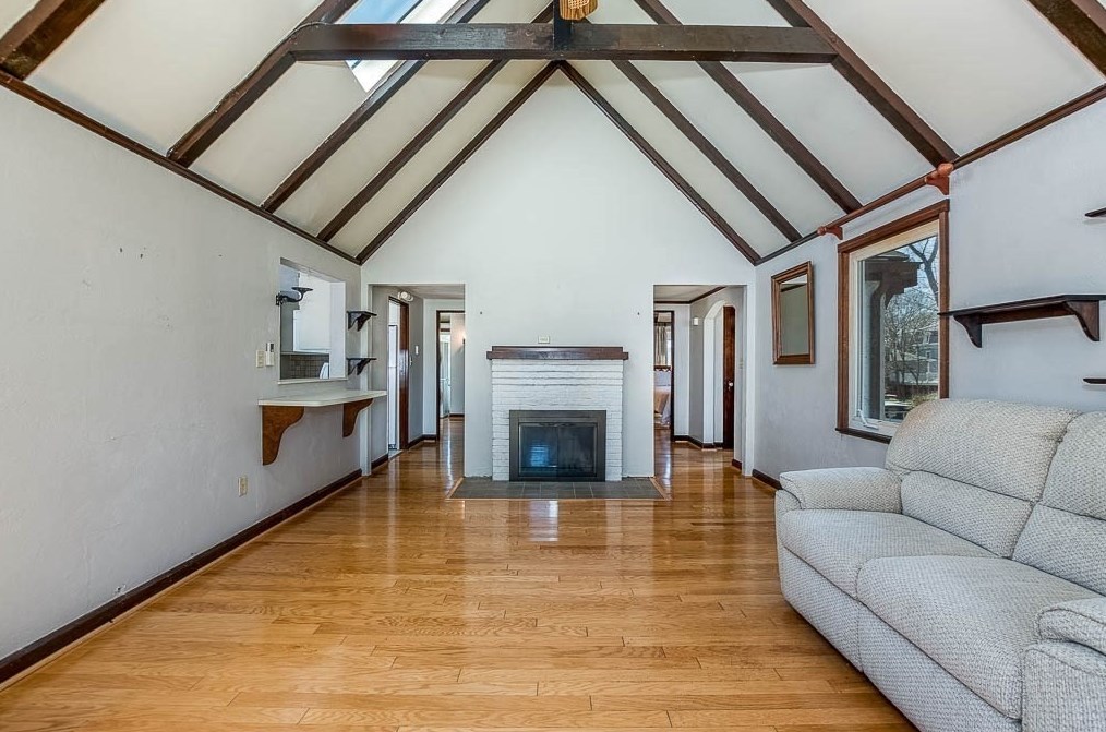 32 Elmwood Ave, Dedham MA 02026-5030 exterior