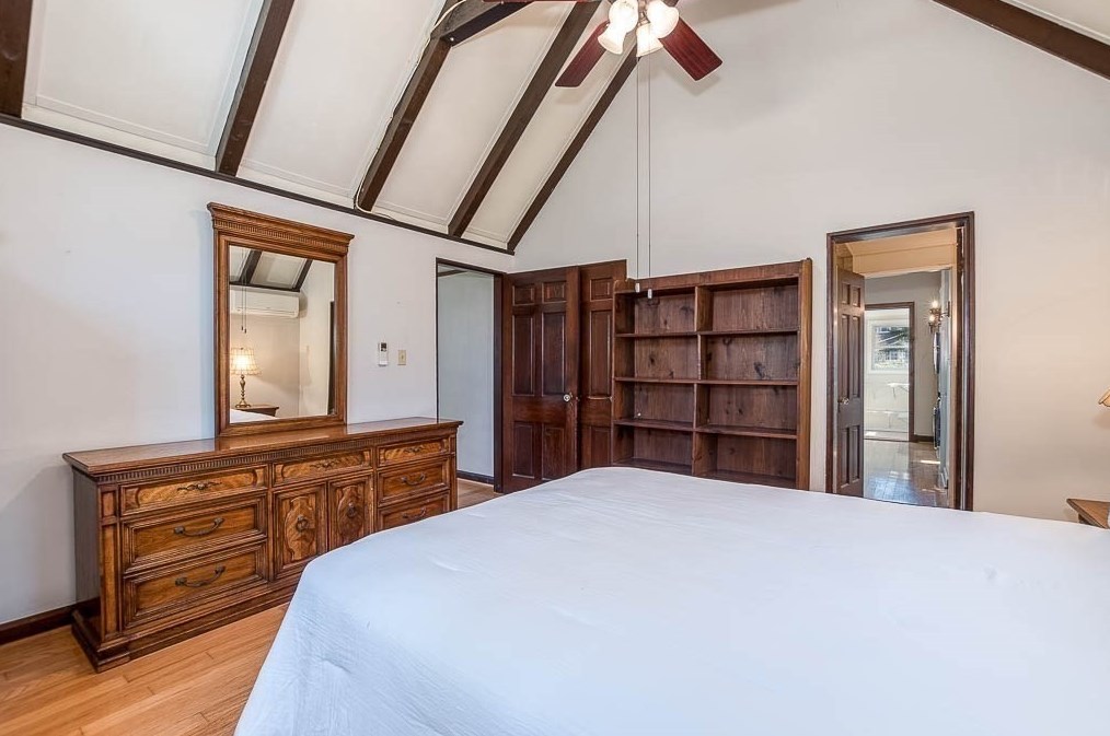 32 Elmwood Ave, Dedham MA 02026-5030 exterior