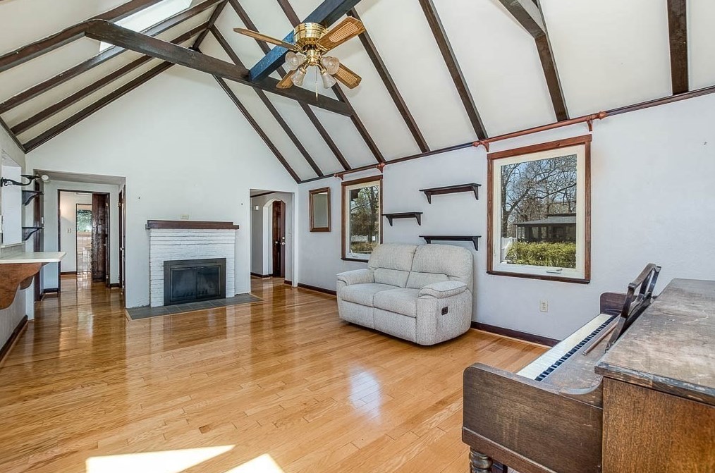 32 Elmwood Ave, Dedham MA 02026-5030 exterior