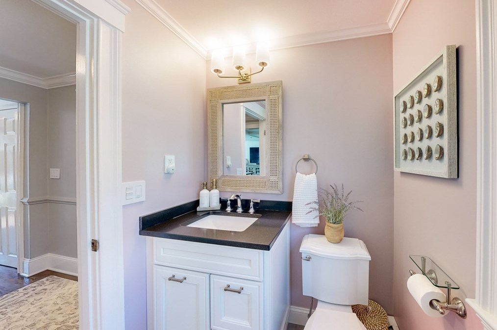 19 Noon Hill Ave, Norfolk MA  02056-1136 exterior