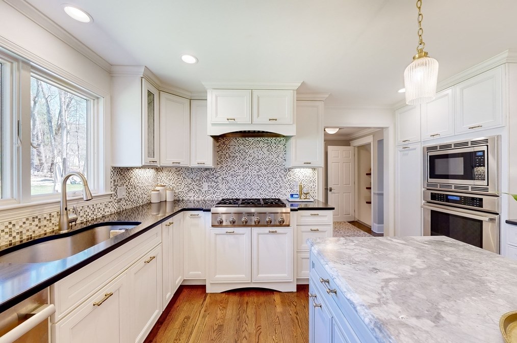 19 Noon Hill Ave, Norfolk MA  02056-1136 exterior