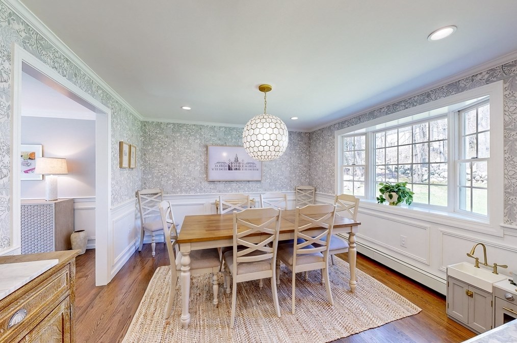 19 Noon Hill Ave, Norfolk MA  02056-1136 exterior