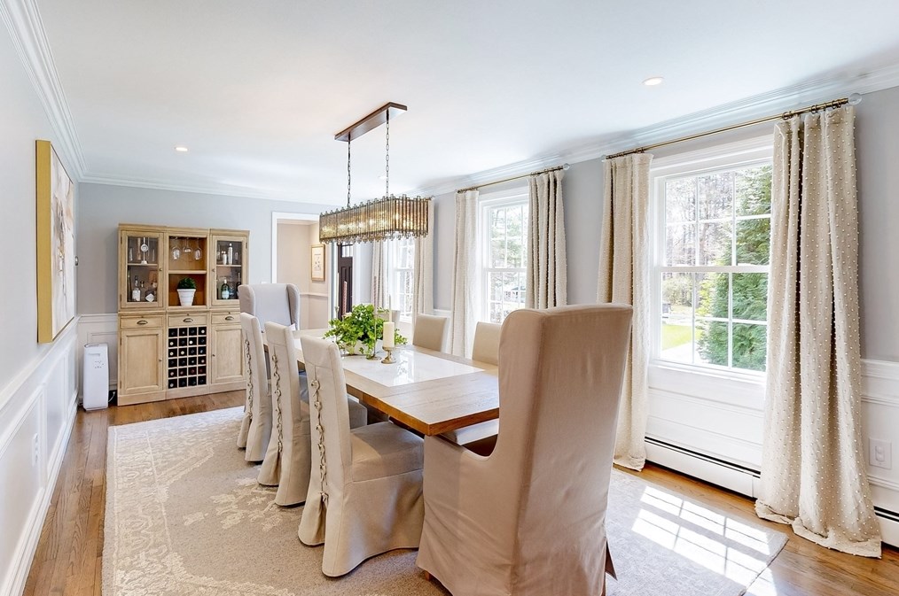 19 Noon Hill Ave, Norfolk MA  02056-1136 exterior