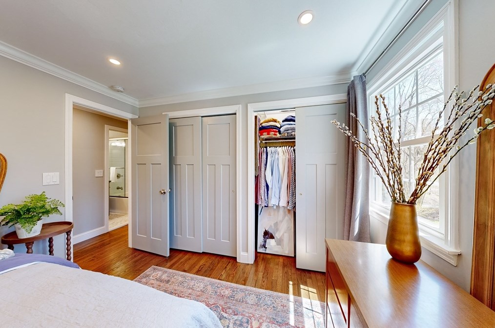 19 Noon Hill Ave, Norfolk MA  02056-1136 exterior