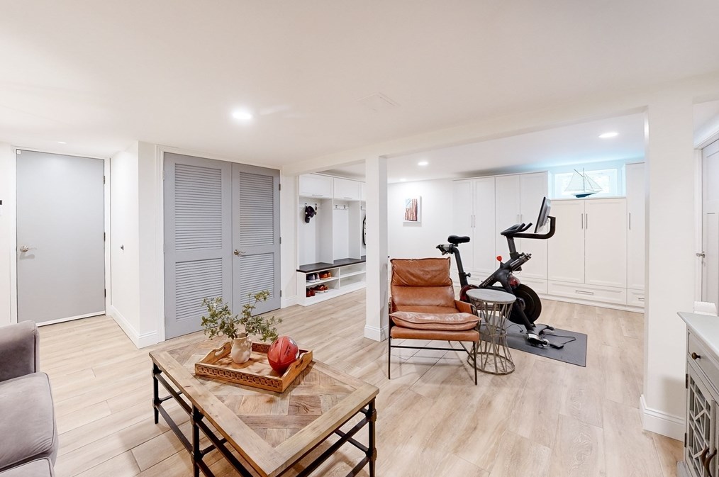 19 Noon Hill Ave, Norfolk MA  02056-1136 exterior