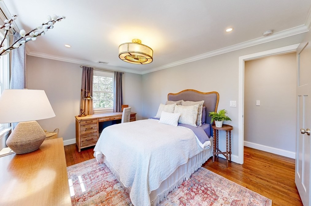 19 Noon Hill Ave, Norfolk MA  02056-1136 exterior