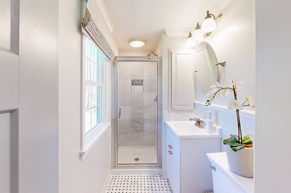 19 Noon Hill Ave, Norfolk MA  02056-1136 exterior