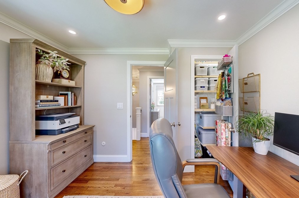 19 Noon Hill Ave, Norfolk MA  02056-1136 exterior