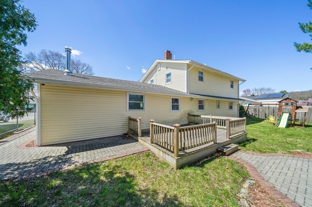 15 Mcdevitt Rd, Randolph MA  02368-3848 exterior