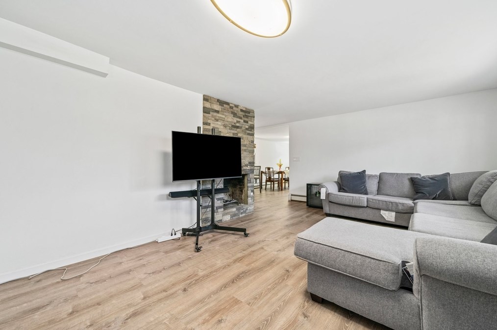 15 Mcdevitt Rd, Randolph MA  02368-3848 exterior