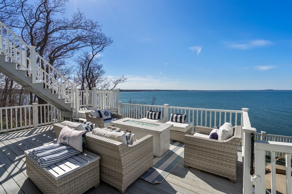 64 Bay Shore Dr, Plymouth MA  02360-2006 exterior