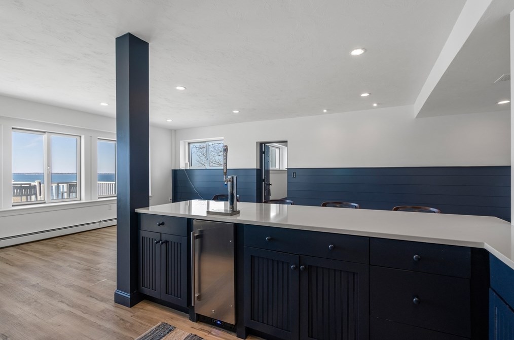 64 Bay Shore Dr, Plymouth MA  02360-2006 exterior