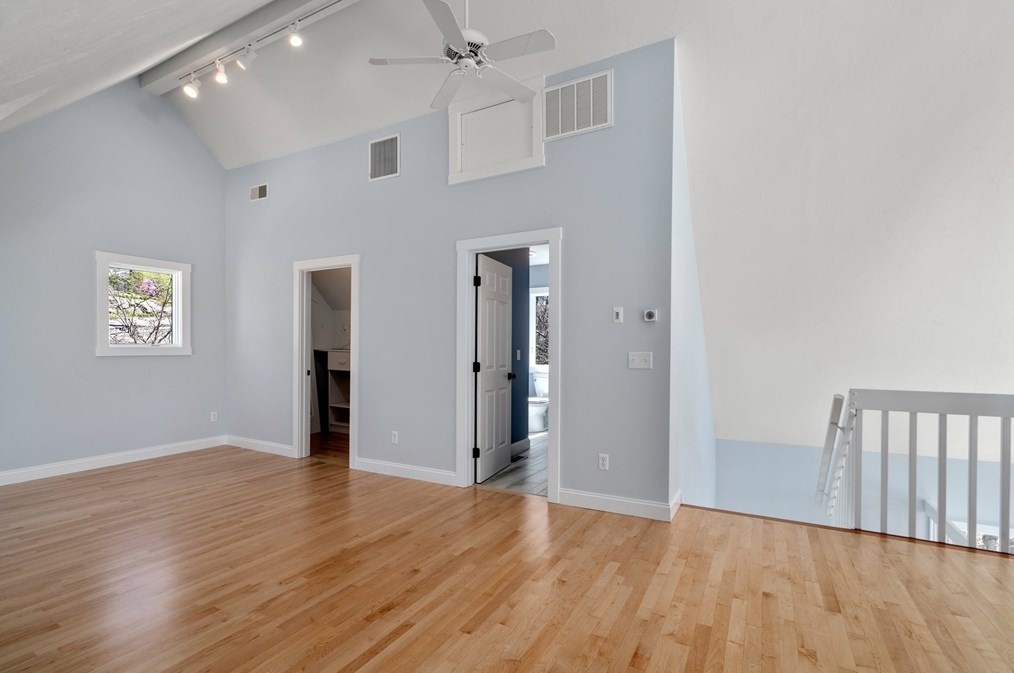 64 Bay Shore Dr, Plymouth MA  02360-2006 exterior