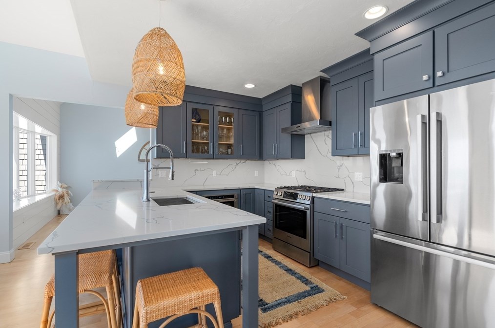 64 Bay Shore Dr, Plymouth MA  02360-2006 exterior