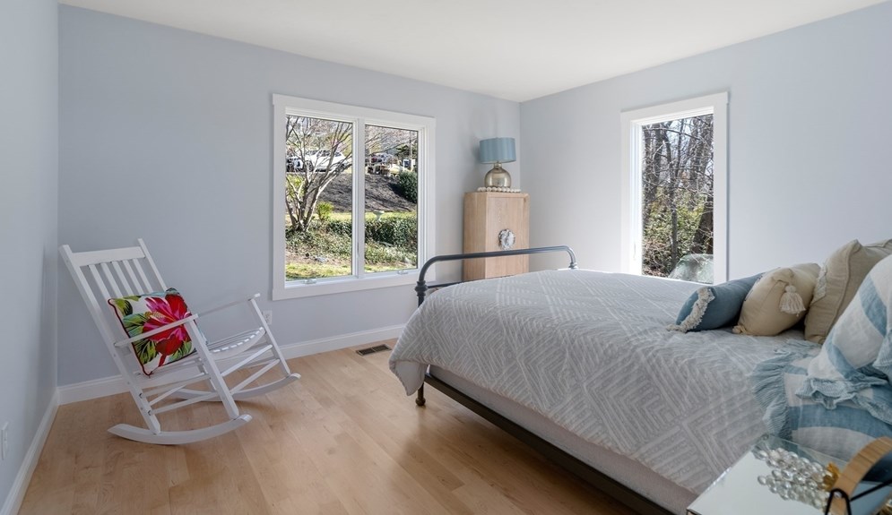 64 Bay Shore Dr, Plymouth MA  02360-2006 exterior