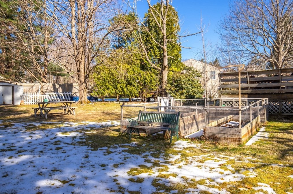 15 Carter Rd, Worcester MA  01609-1037 exterior