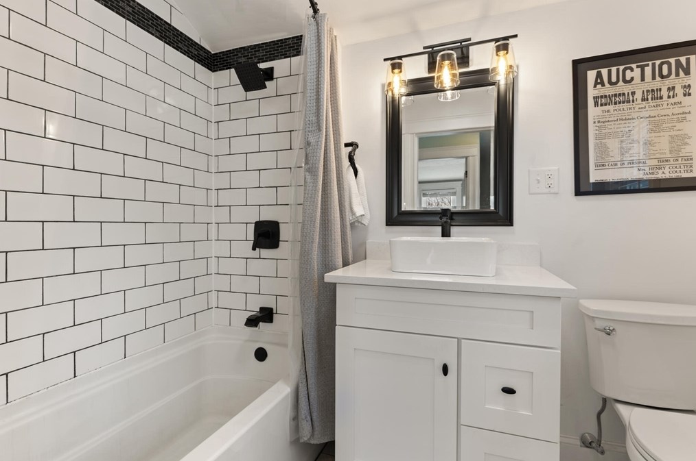 15 Carter Rd, Worcester MA  01609-1037 exterior