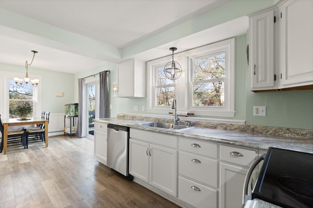 15 Carter Rd, Worcester MA  01609-1037 exterior